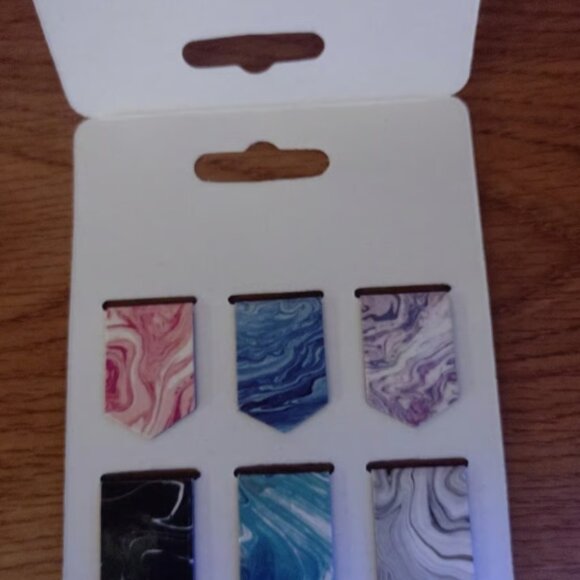 Magnetic Bookmarks - Picture 4 of 4